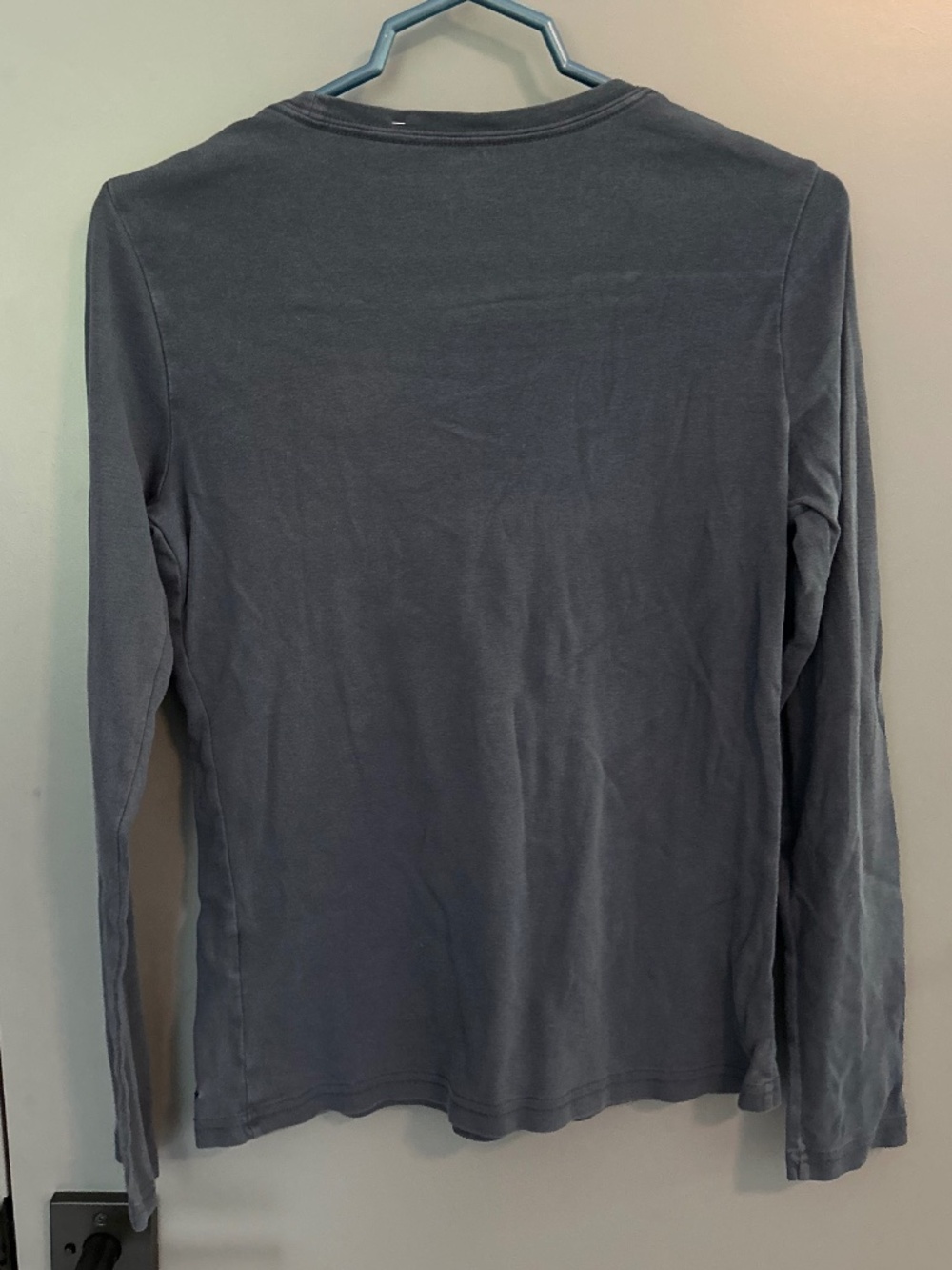 150 Vineyard Vines Long Sleeve T-Shirt - Picture 2 of 4